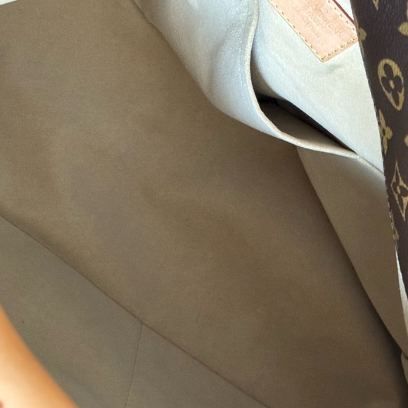 Pre owned Louis Vuitton Artsy MM - Picture 10 of 16